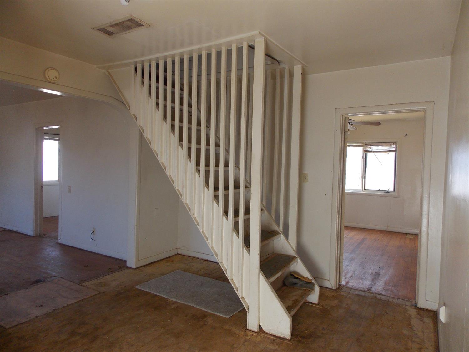 211 Ave F Abernathy, TX 79311