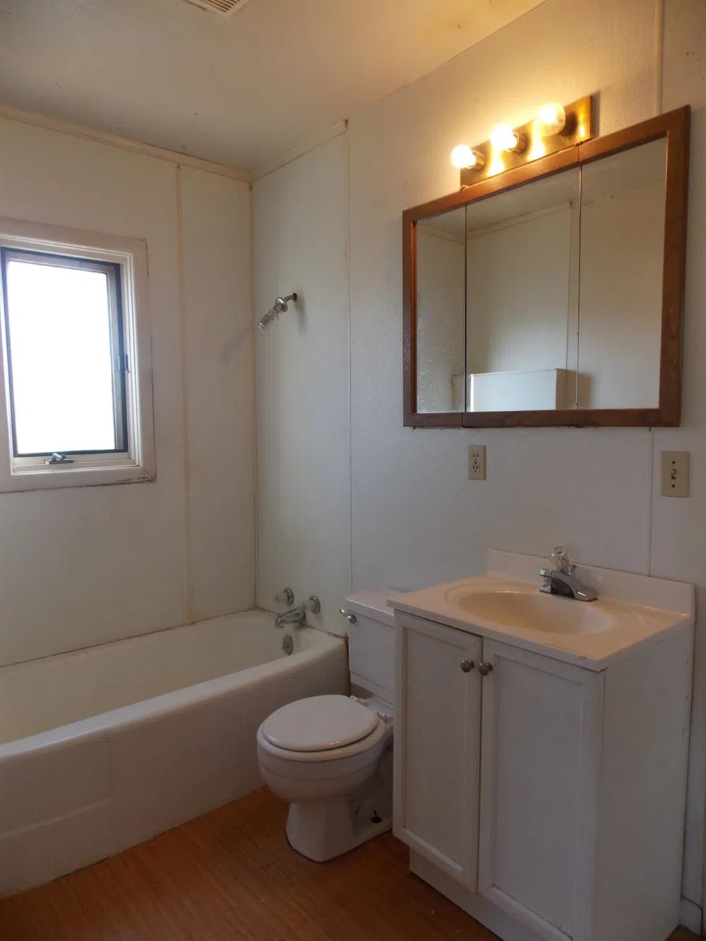211 Ave F Abernathy, TX 79311