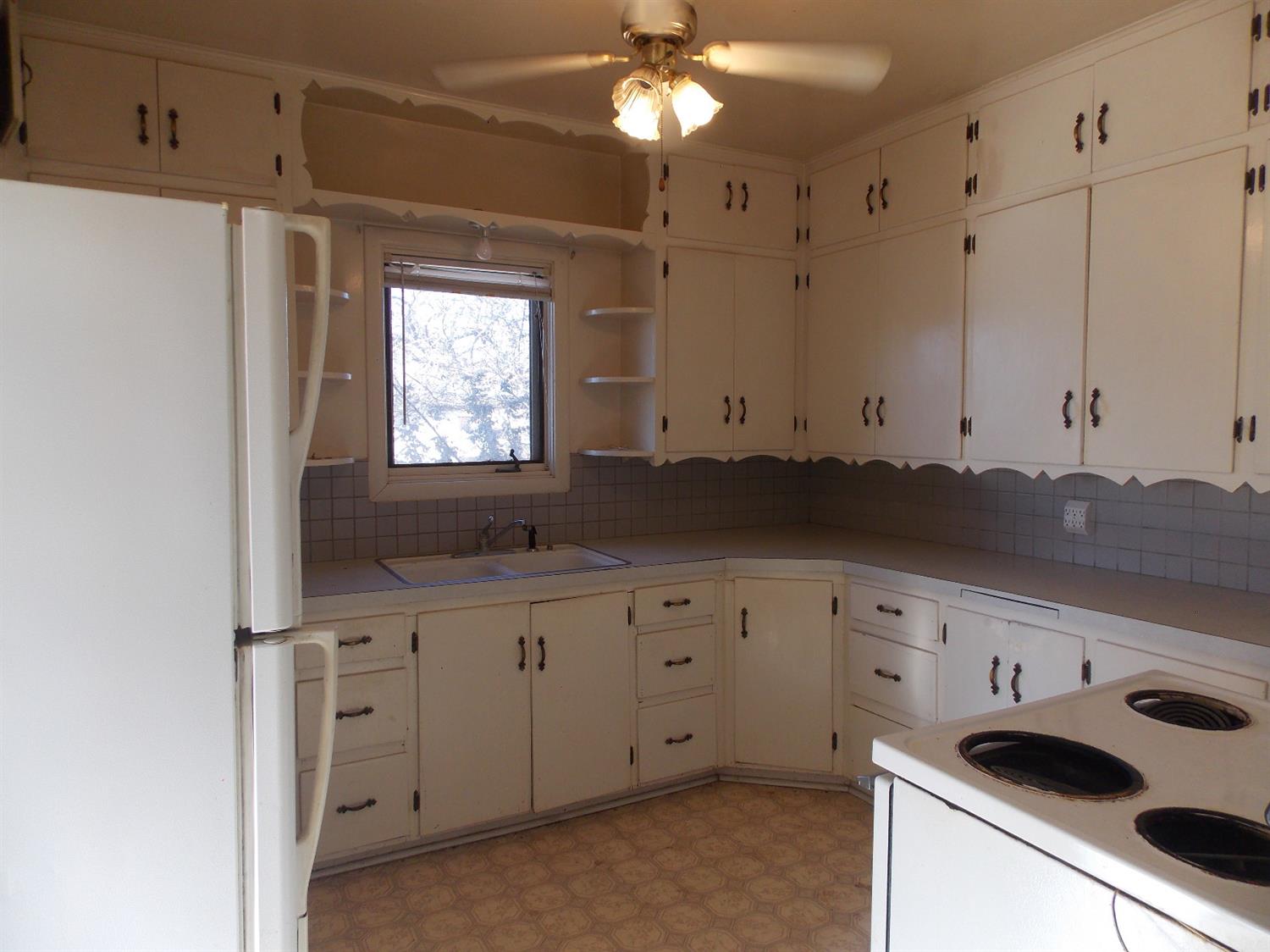 211 Ave F Abernathy, TX 79311