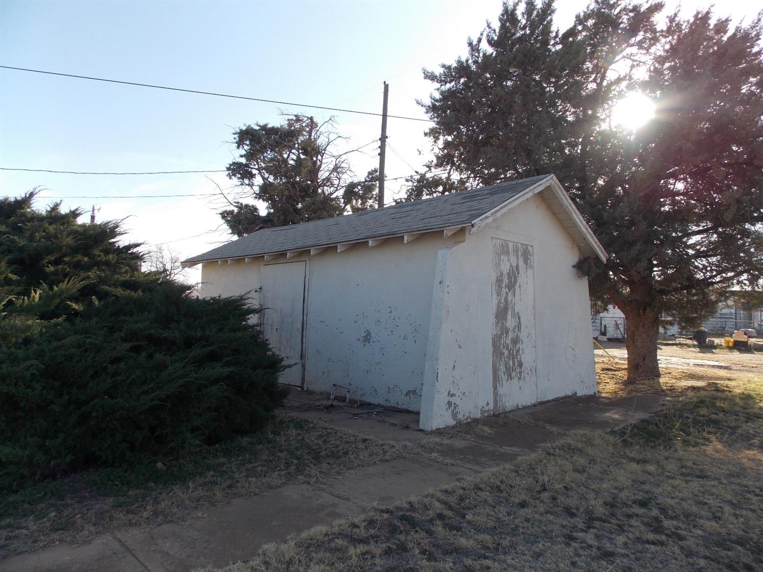 211 Ave F Abernathy, TX 79311