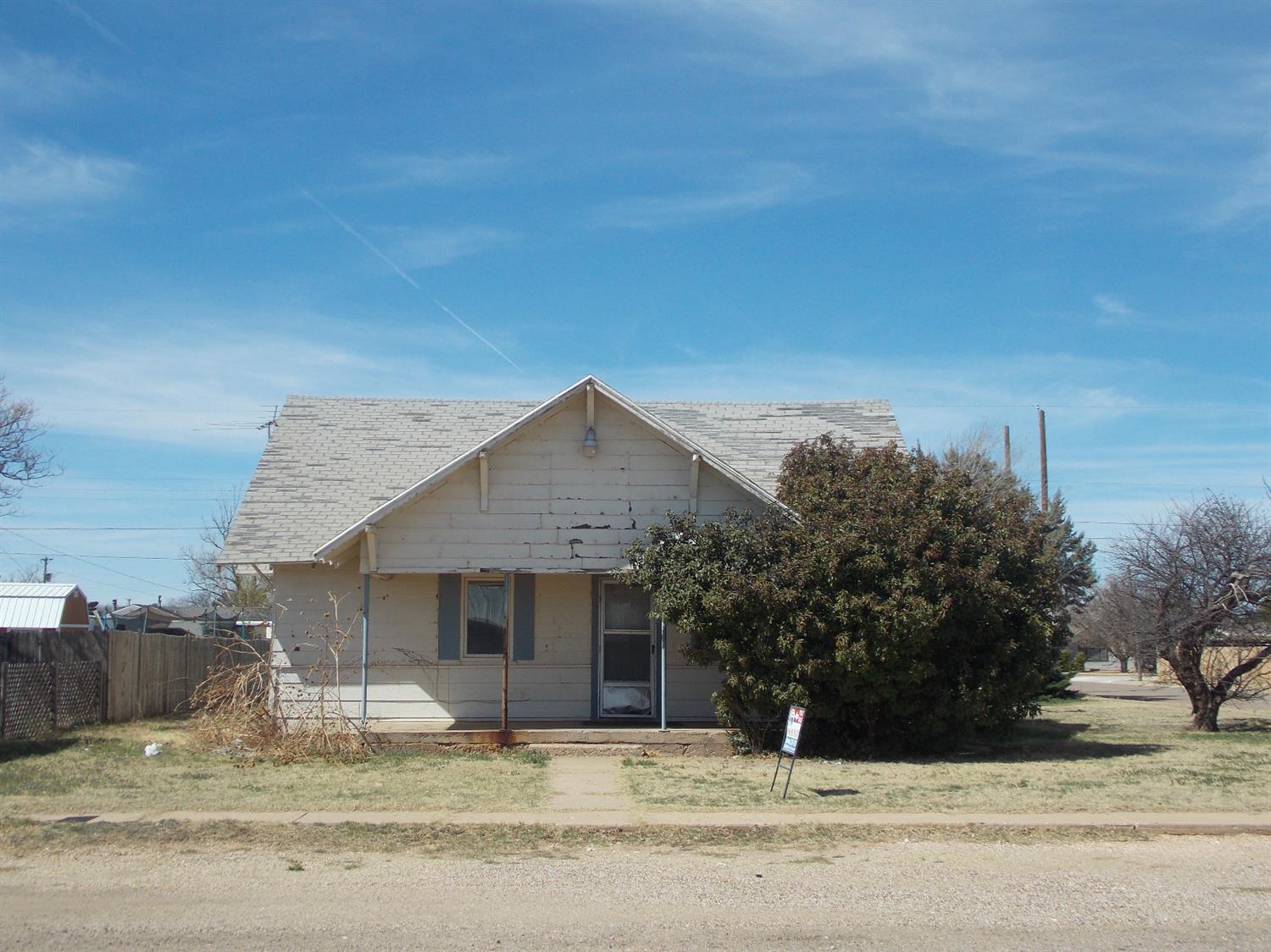 211 Ave F Abernathy, TX 79311