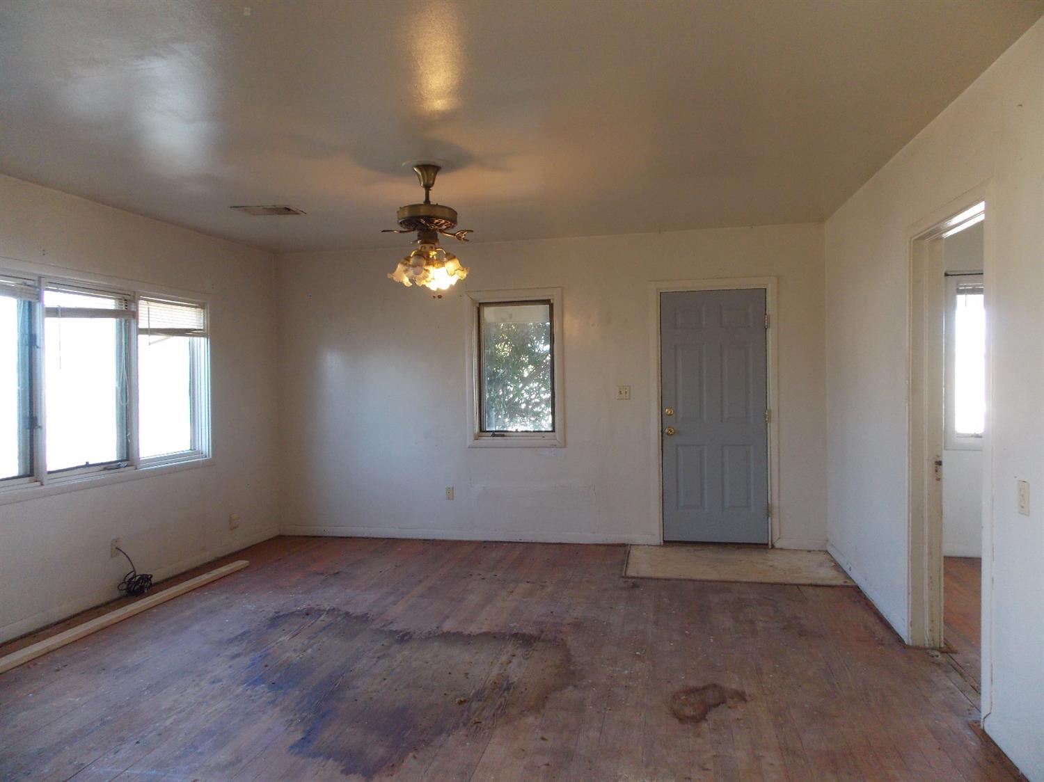 211 Ave F Abernathy, TX 79311