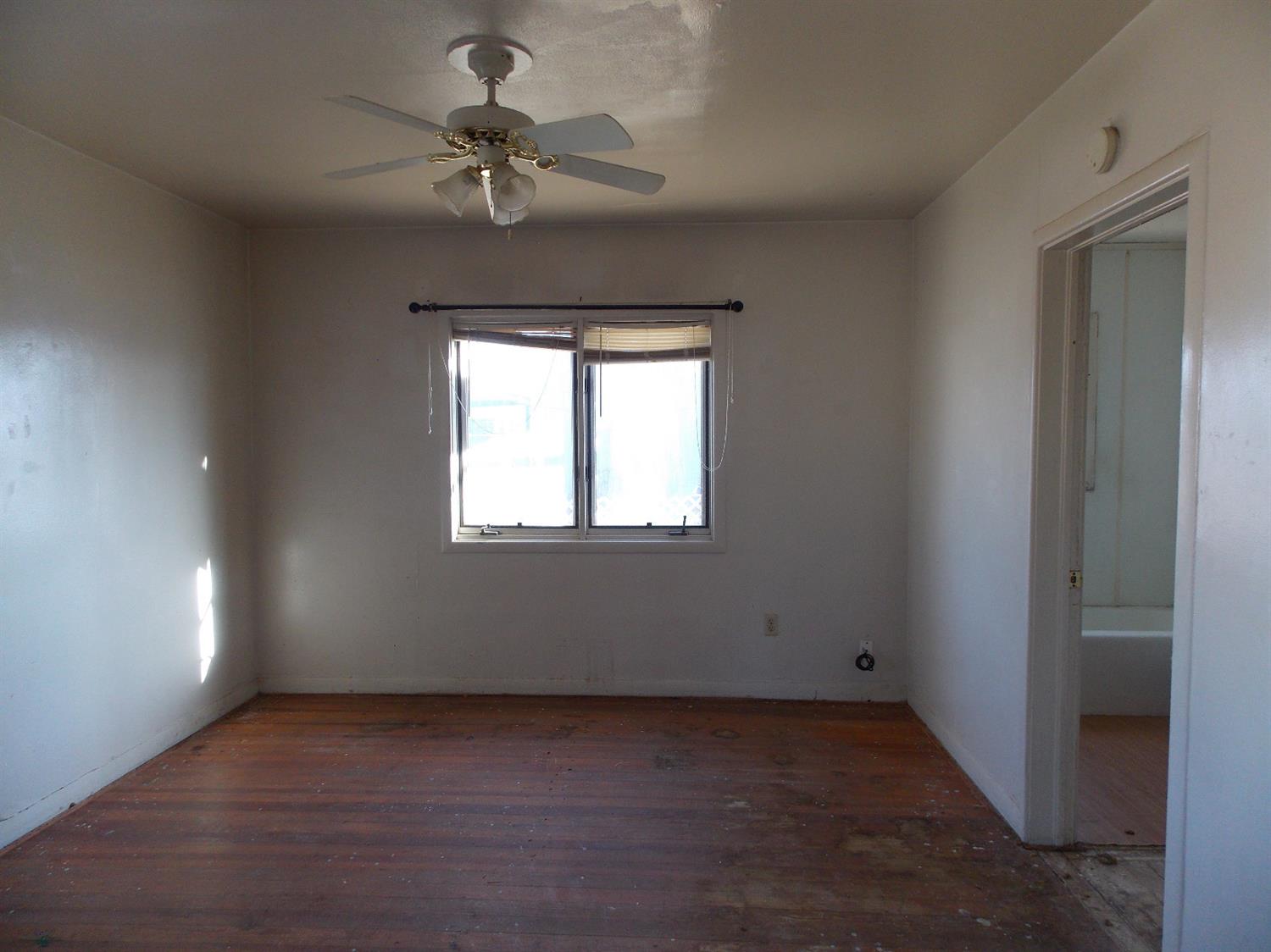 211 Ave F Abernathy, TX 79311