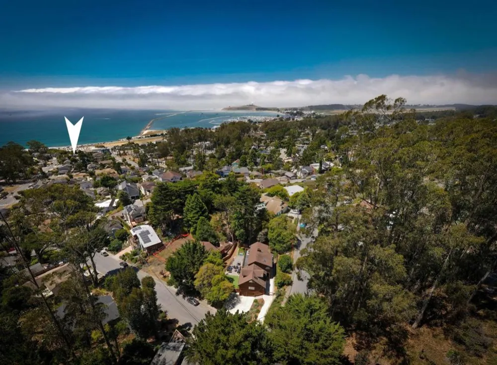 570 Avenue Alhambra Other, CA 94018