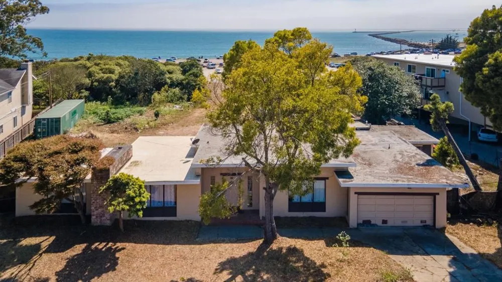 570 Avenue Alhambra Other, CA 94018