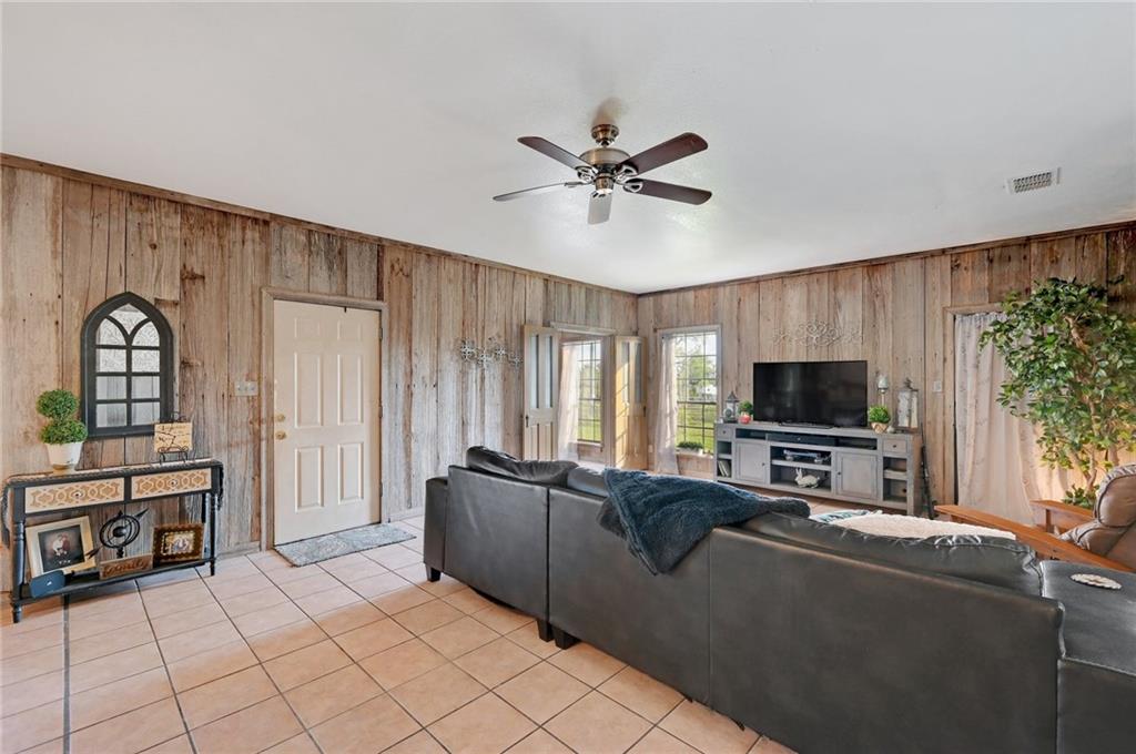 1280 Union Wine Road New Braunfels, TX 78130
