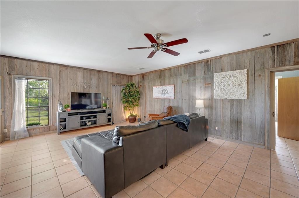 1280 Union Wine Road New Braunfels, TX 78130