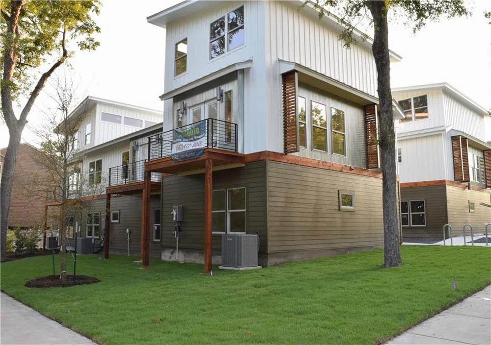 607 Elmwood Pl #B Austin, Texas 78705