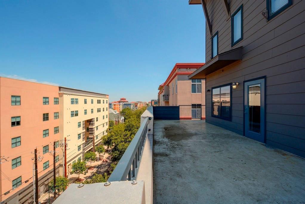 2515 Pearl St #206 Austin, Texas 78705