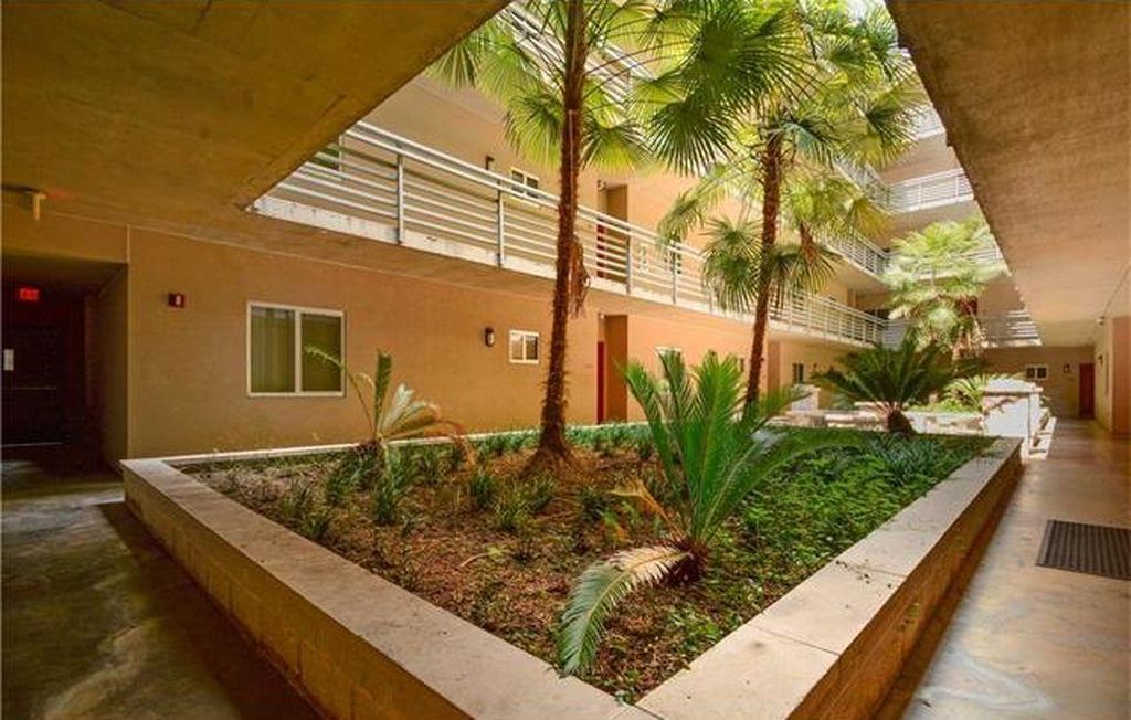 711 W 26th St #300 Austin, Texas 78705