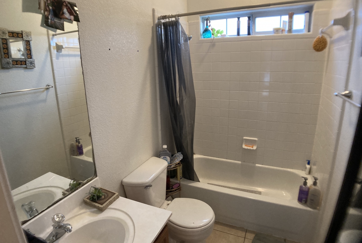 5501 Duval #B Austin, Texas 78751