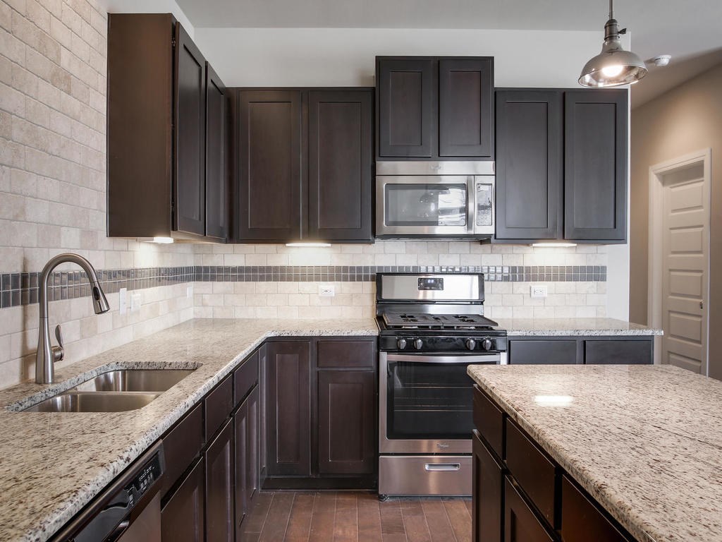 700 Applewood Dr #F Austin, Texas 78660