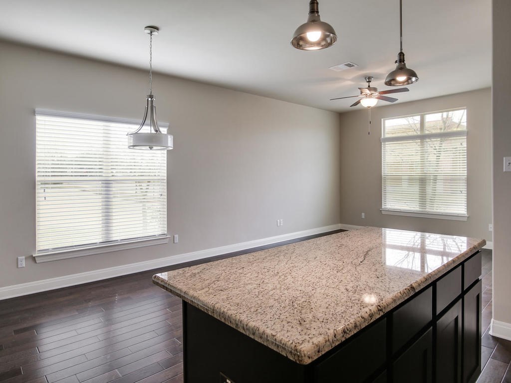 700 Applewood Dr #F Austin, Texas 78660