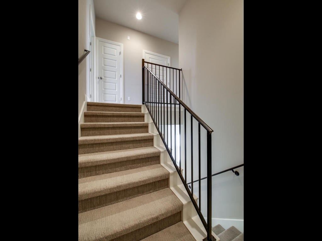 700 Applewood Dr #F Austin, Texas 78660