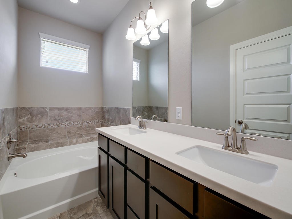 700 Applewood Dr #F Austin, Texas 78660