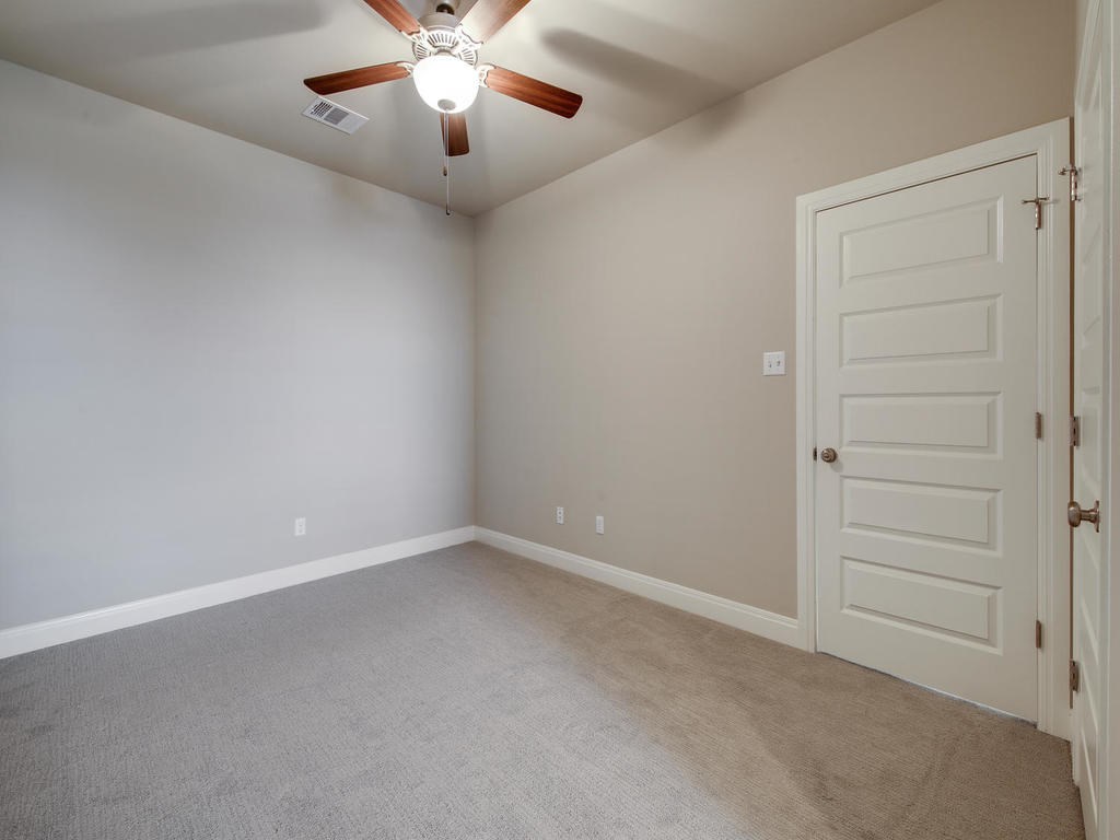700 Applewood Dr #F Austin, Texas 78660