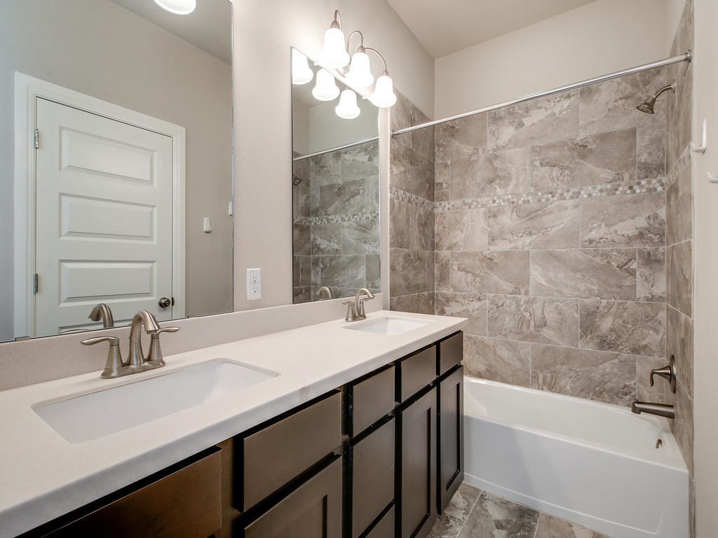 700 Applewood Dr #F Austin, Texas 78660