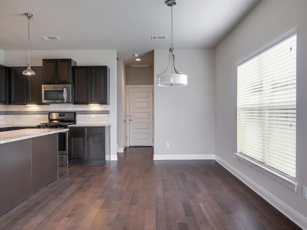 700 Applewood Dr #F Austin, Texas 78660