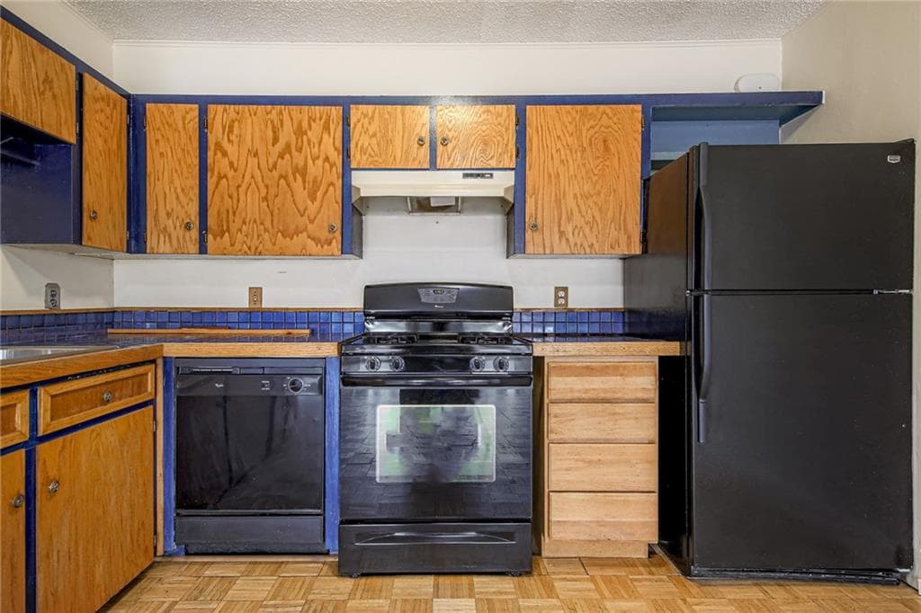 1304 Summit St #206 Austin, Texas 78741