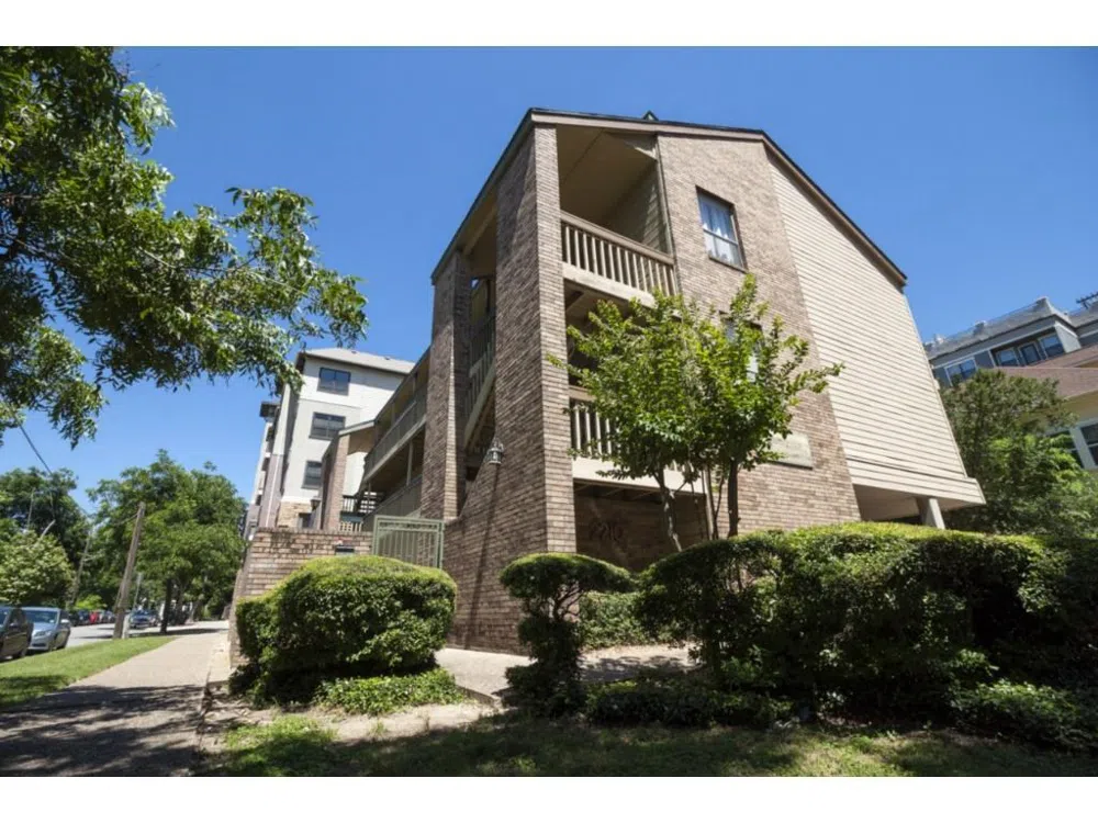2210 Pearl #305 Austin, Texas 78705