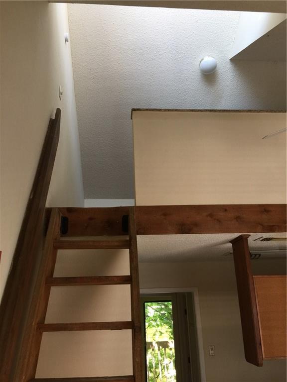 2210 Pearl #305 Austin, Texas 78705