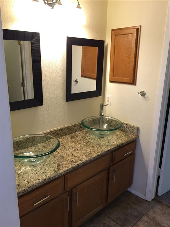 2210 Pearl #305 Austin, Texas 78705