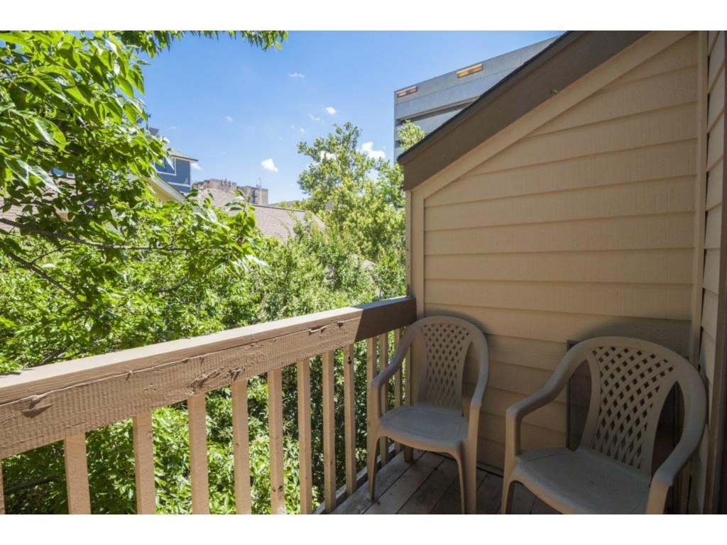2210 Pearl #305 Austin, Texas 78705