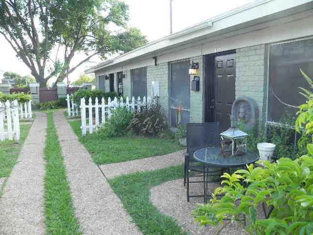 618 W 51st #104 Austin, Texas 78751