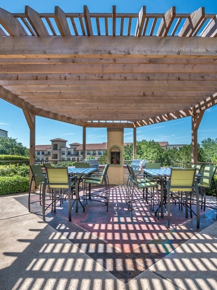 12531 w Hwy 71 Austin, Texas 78738