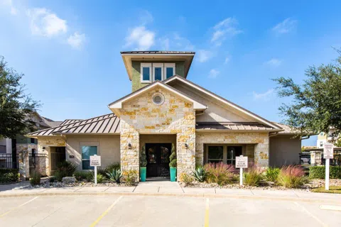 8800 Highway 290 W