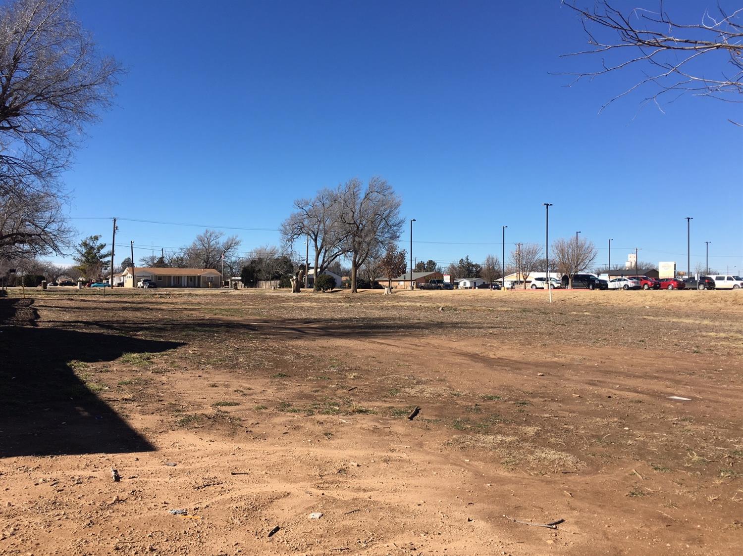 1802 Quincy Plainview, TX 79072