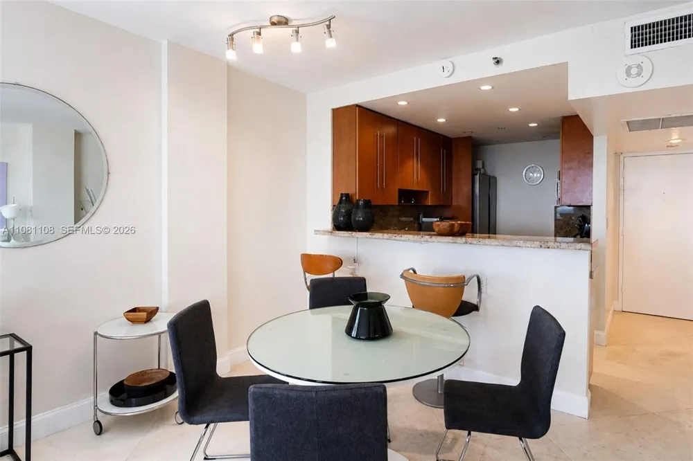 100 Lincoln Rd #1121 Miami Beach, FL 33139