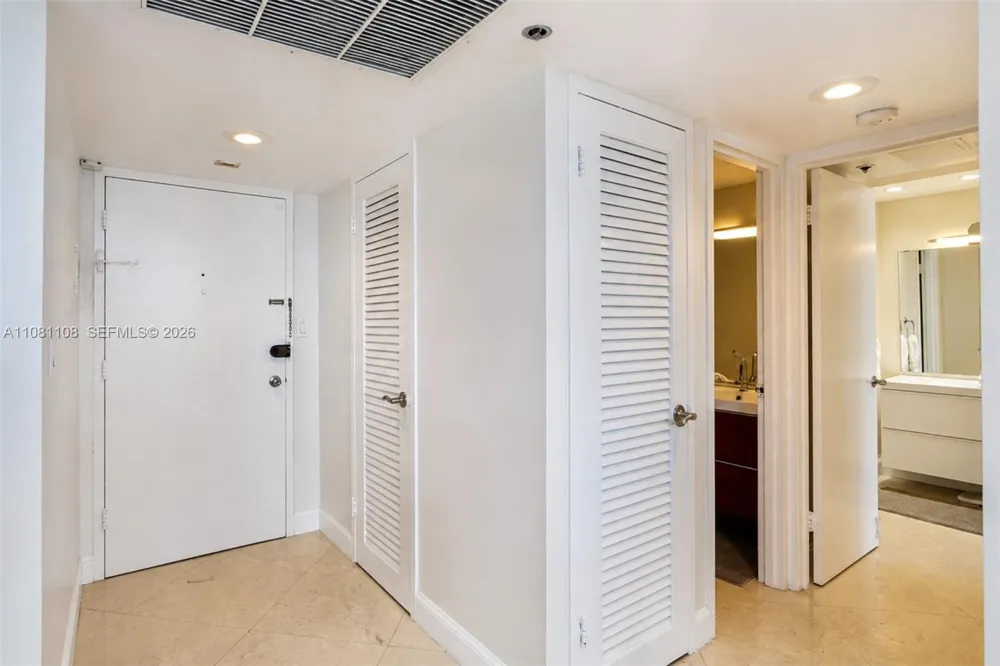 100 Lincoln Rd #1121 Miami Beach, FL 33139