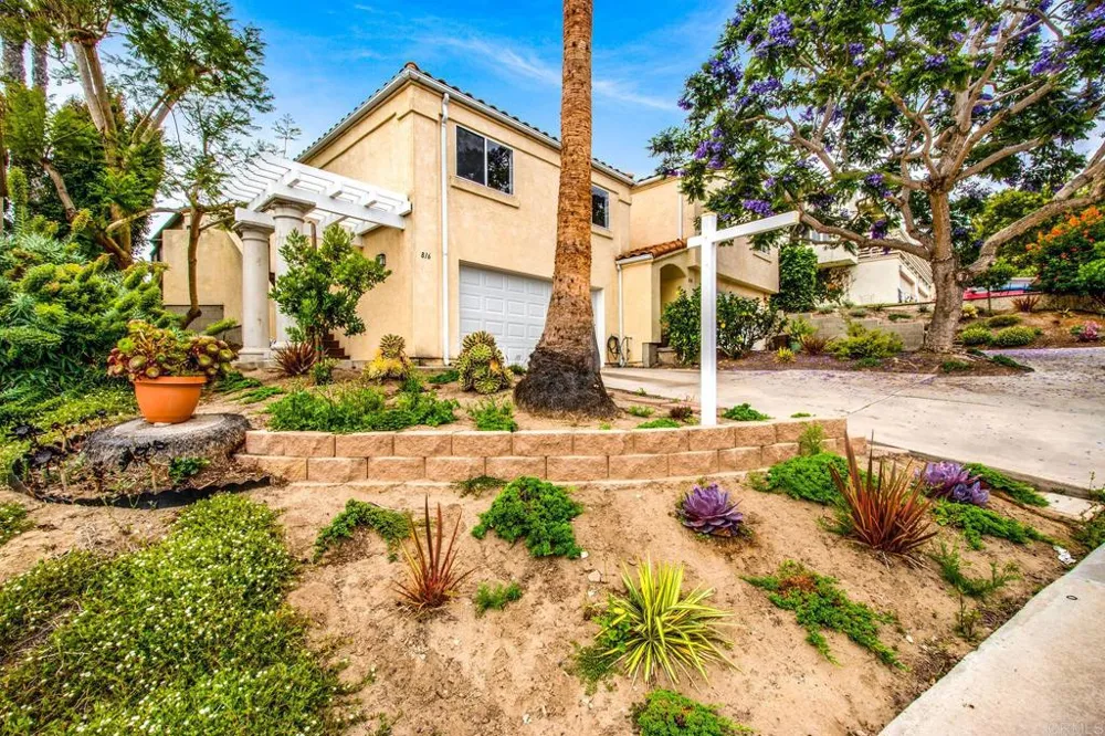 816 Viva Court Solana Beach, CA 92075