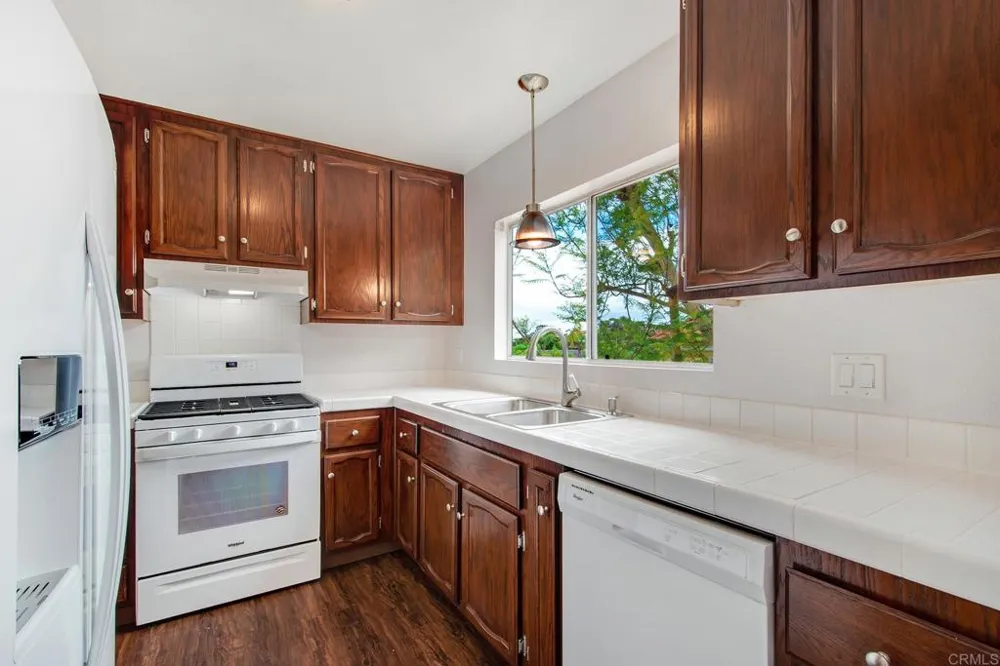 816 Viva Court Solana Beach, CA 92075