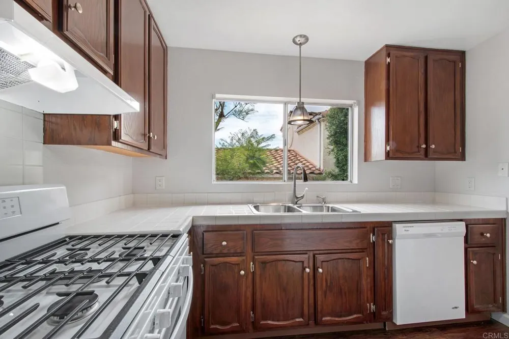 816 Viva Court Solana Beach, CA 92075