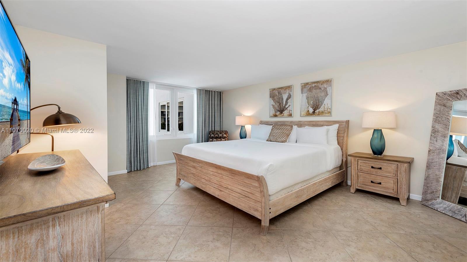 2301 Collins Ave #301 Miami Beach, FL 33139