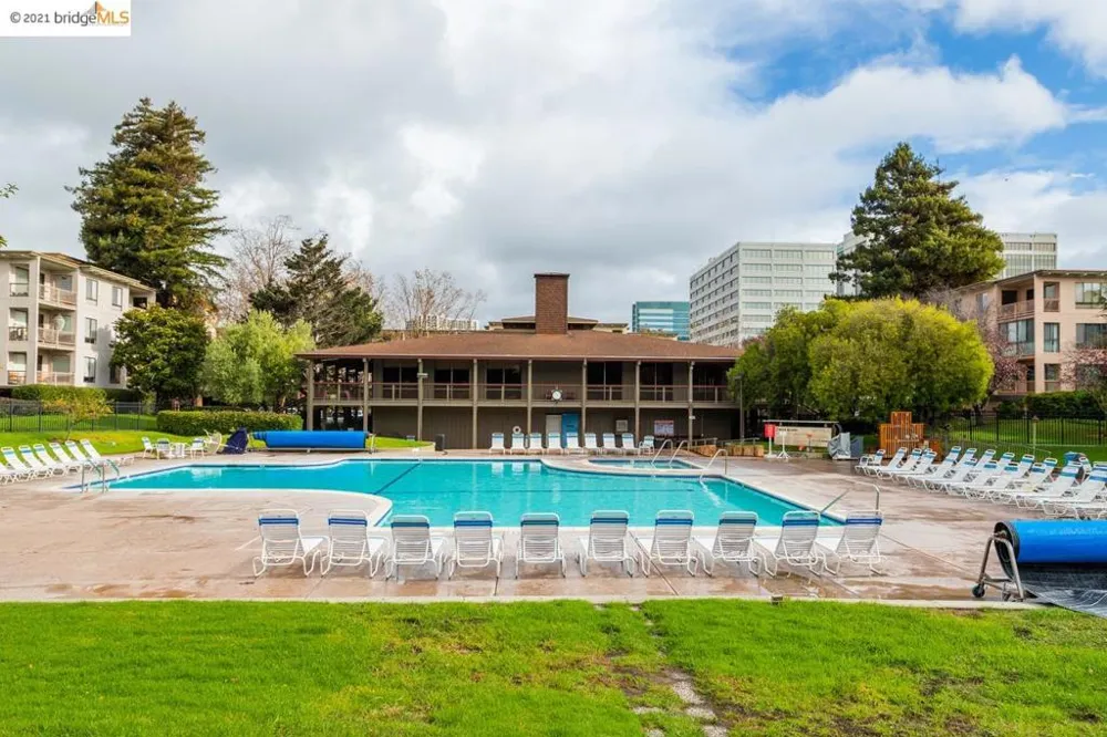 8 Captain Drive #E363 Emeryville, CA 94608