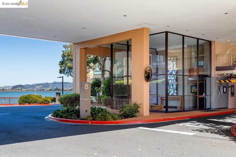 8 Captain Drive #E363 Emeryville, CA 94608