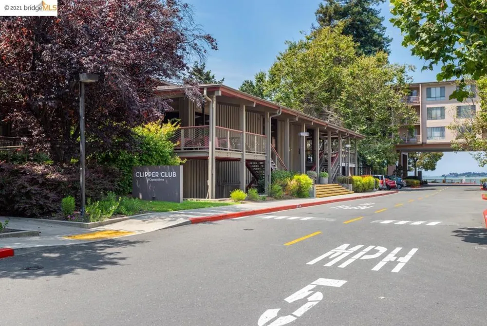 8 Captain Drive #E363 Emeryville, CA 94608