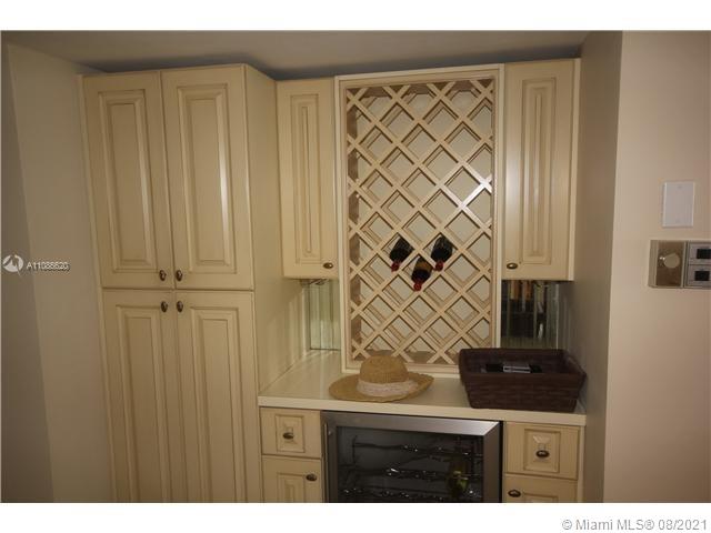 5151 COLLINS AV #1030 Miami Beach, FL 33140