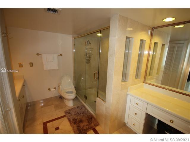 5151 COLLINS AV #1030 Miami Beach, FL 33140