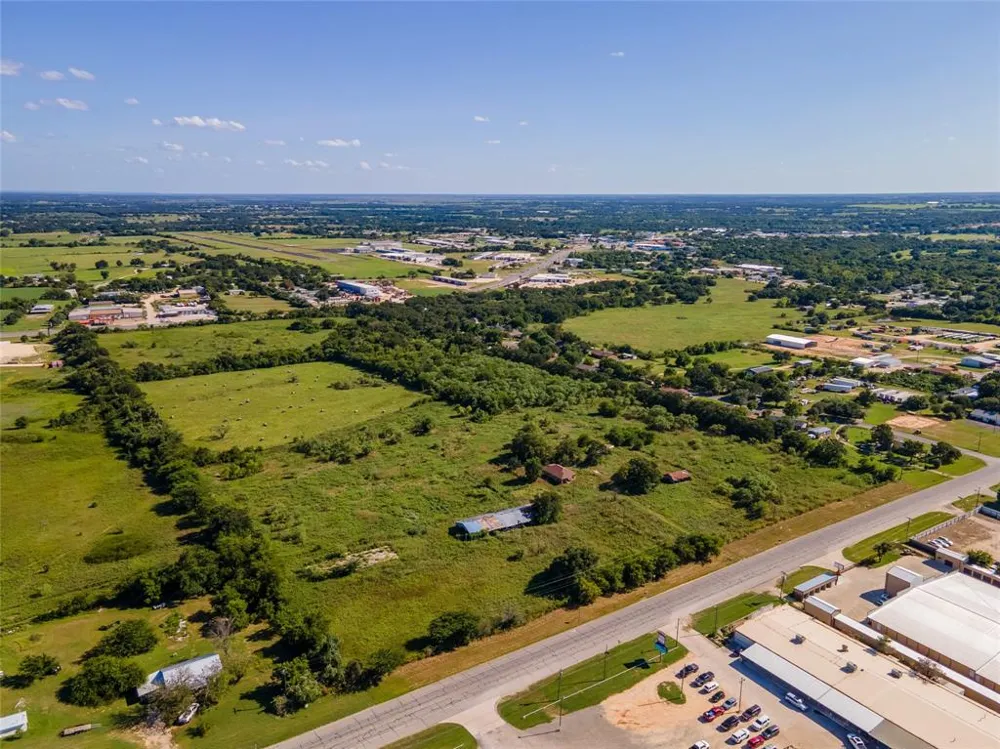 1866 E Washington Street Stephenville, TX 76401