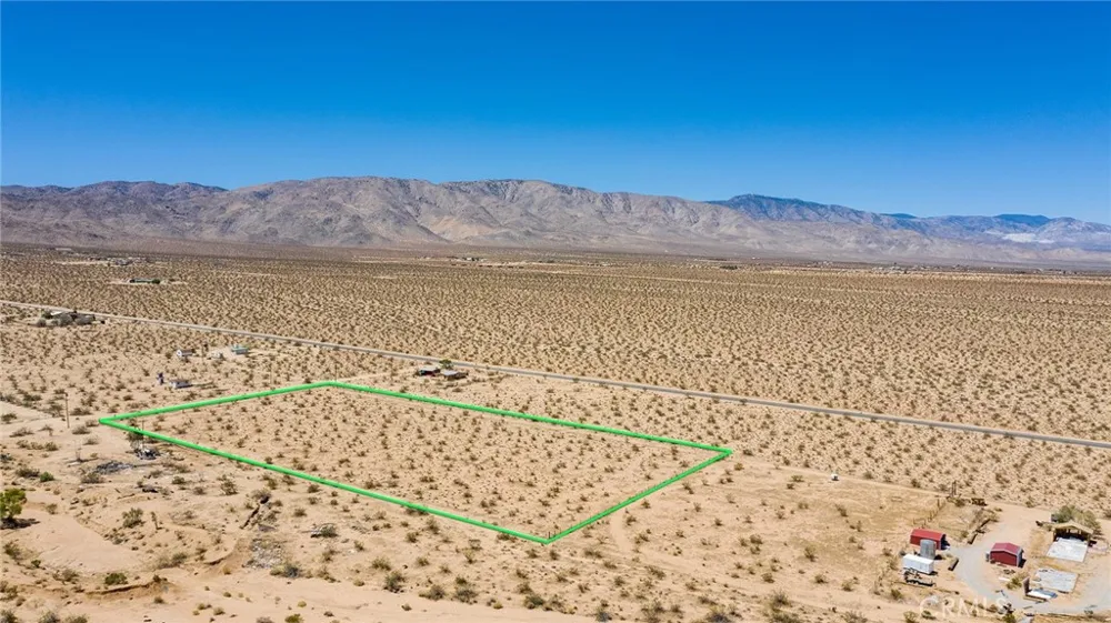 5500 Manzanita Drive Johnson Valley, CA 92285