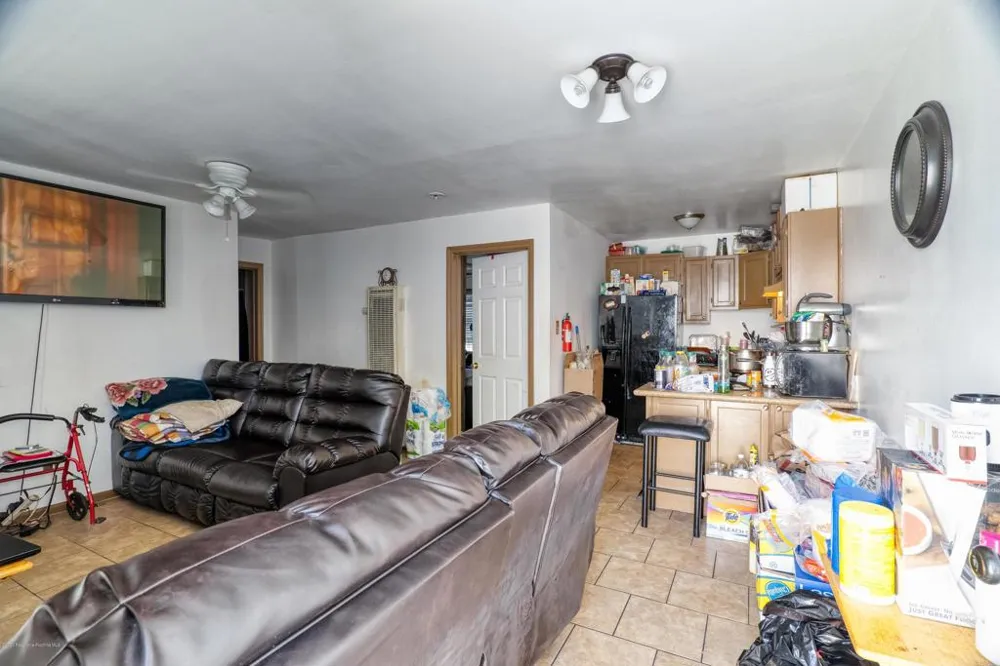 11415 Link Street Los Angeles, CA 90061