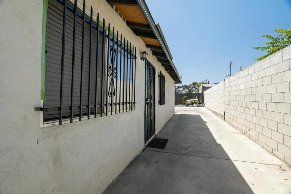 11415 Link Street Los Angeles, CA 90061