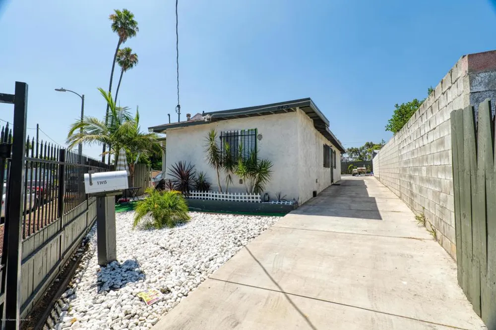 11415 Link Street Los Angeles, CA 90061