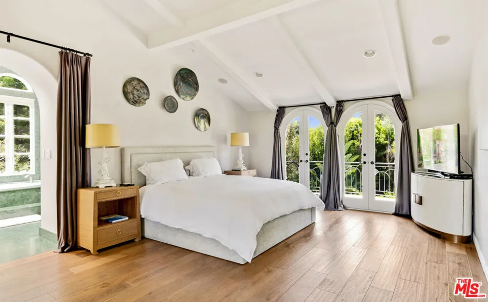 28899 Cliffside Drive Malibu, CA 90265