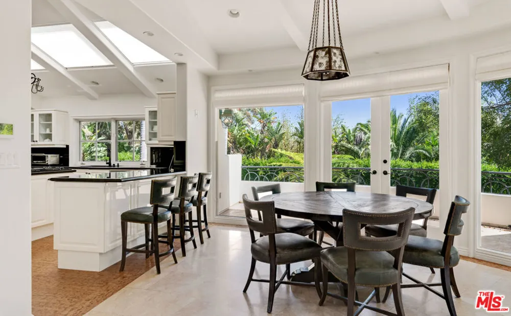 28899 Cliffside Drive Malibu, CA 90265