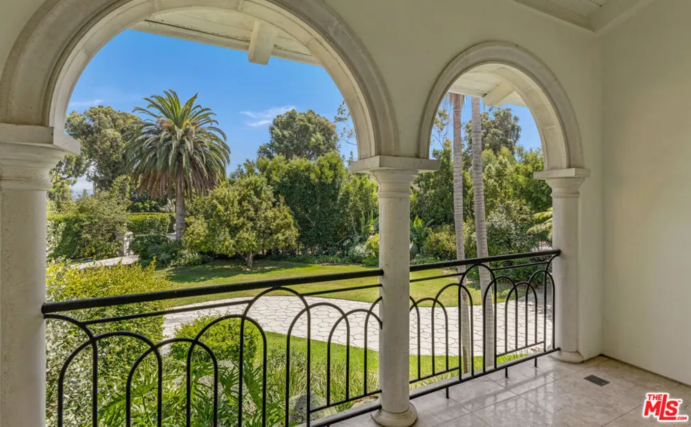 28899 Cliffside Drive Malibu, CA 90265